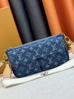 P original development, all-steel hardware👏👏 Vibe handbags draw inspiration from the brand’s Viva-cité handbags created in 2003 to create a compact configuration with Monogram canvas. Inside and outside pocket designs make everyday choices, leather shoulder straps and embellishments LV Cir