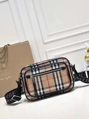 💰 B home camera bag is not only for daily travel, but also for fun. The capacity of this camera bag is large enough to make many babies scream. It is a super practical one, size: 2×15.5cm model number 8336.