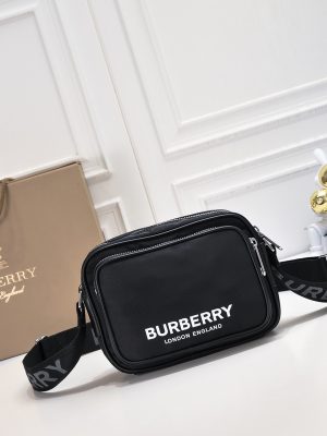 💰 B's exquisite cross-bowl, made of ECONYL® material cut pieces, decorate the brand logo print, and the camera bag is adjustable mesh nylon strap with jacquard worsened letter logo. ECONYL® is a sustainable nylon fabric made from recycled fishing nets, fabric waste and industrial plastics