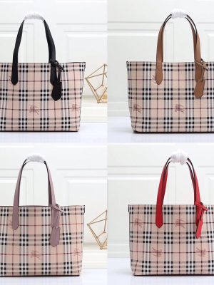 💰0 B home can be used on both sides. Simple and neat practical and functional shopping bags 💎Made of brand iconic Hamarket plaid fabric and exquisite cowhide 💋Flip the inside out👀 It can be used as a classic leather bag. Use the 82 tote bag with pocketless design🇦🇺 ample interior
