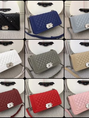 Bright silver buckle, model number 67086 caviar ball pattern ✨✨ Cowhide series cover bag style.. Gorgeous and Lideng 🌙 💃 BOY series Sun Li hot mom style must-have fashion items for professionals👻 👻 Unique advantages.. Charming.. High-end products👻 👻 👻 The best choice for attending important occasions!