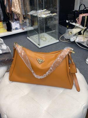 Prada väska