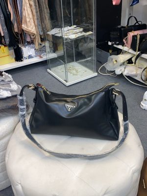Prada väska
