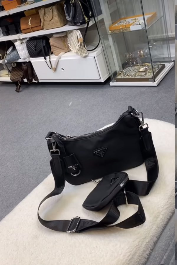 Prada väska